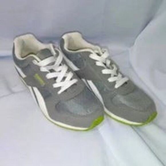 Reebok Shoes - ⭐ Reebok Lifestyle Women's Classic Running Athletic Workout Sneakers Shoes